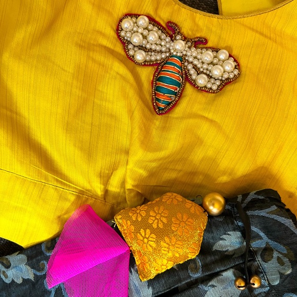 Gorgeous bumblebee lengha. - Picture 1 of 2